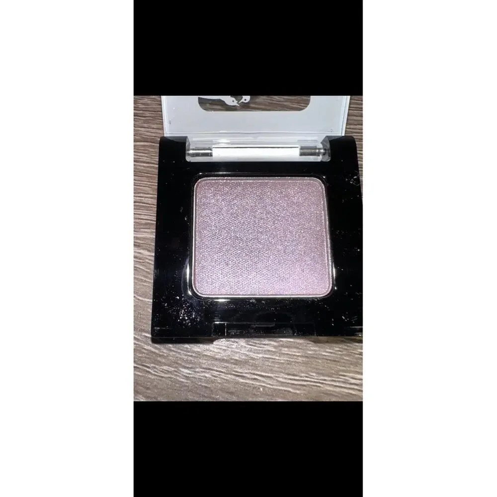 Benefit cosmetics Gimme Some Plum eyeshadow‎ shadow eye